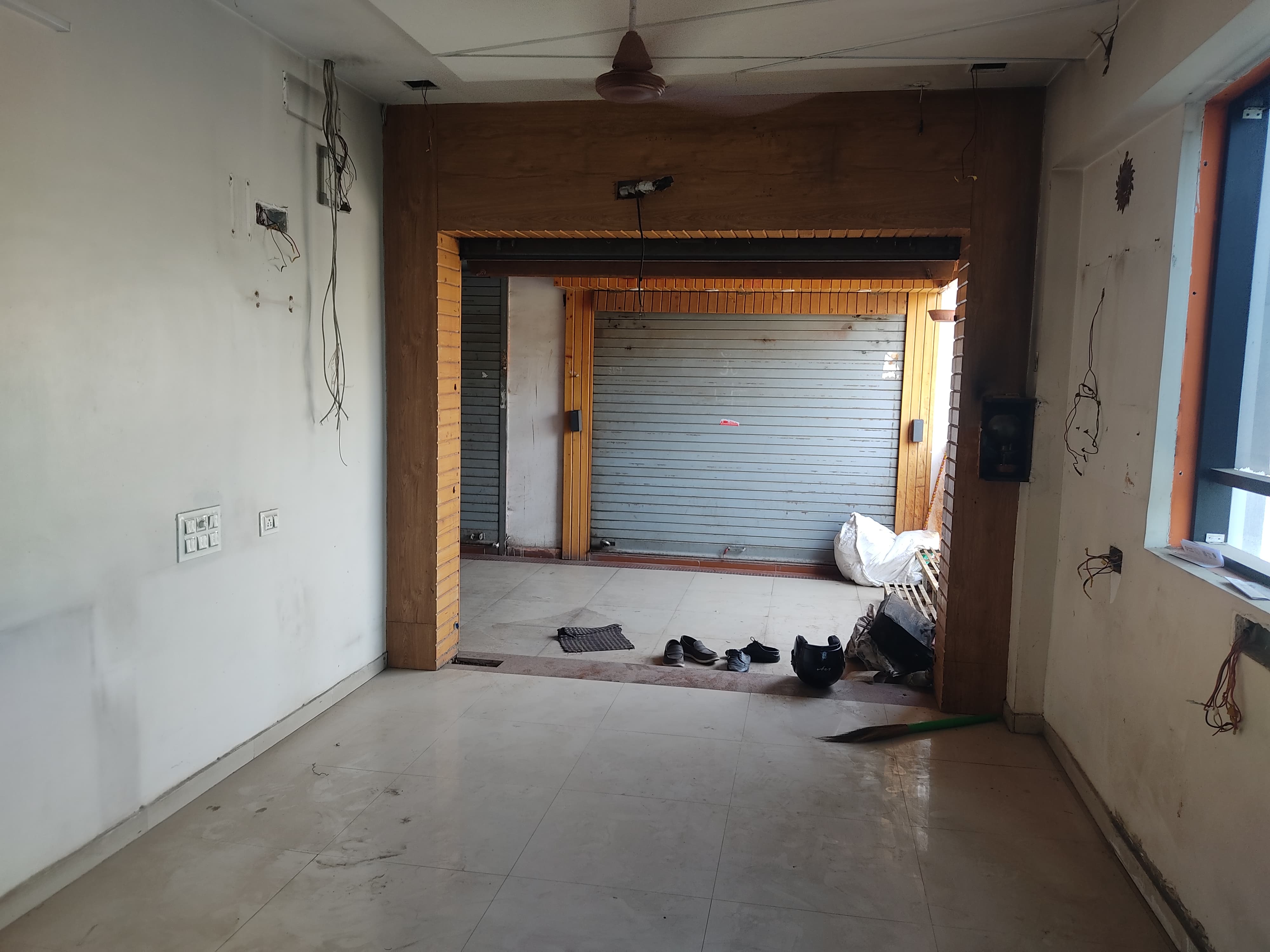 2F 330 Sq. Feet Commercial Office for Rent in Shahibaug Ahmedabad - Media 2