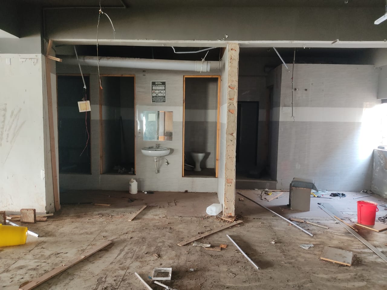 2F 7800 Sq. Feet Commercial Showroom for Rent in Shahibaug Ahmedabad - Media 11