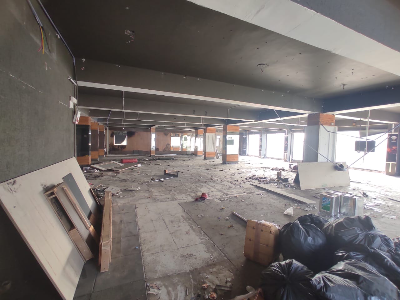 2F 7800 Sq. Feet Commercial Showroom for Rent in Shahibaug Ahmedabad - Media 24