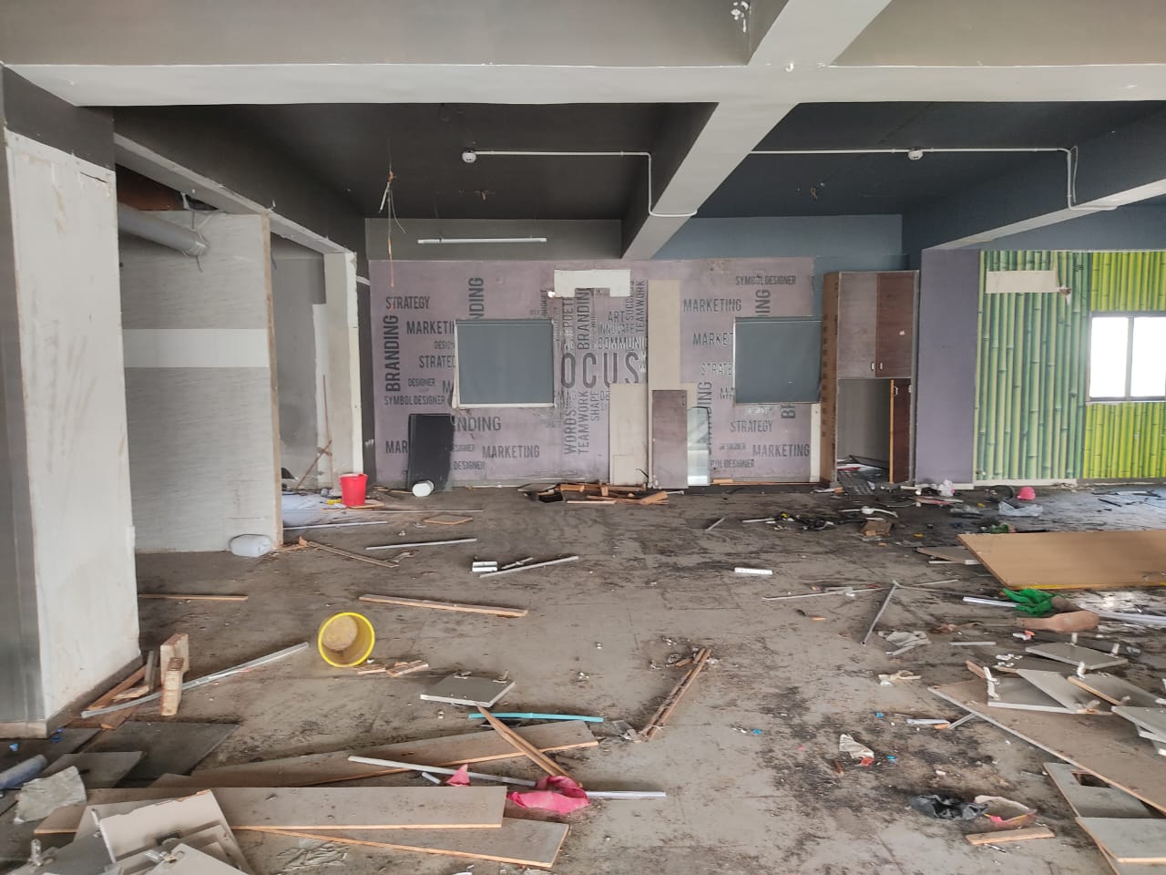 2F 7800 Sq. Feet Commercial Showroom for Sale in Shahibaug Ahmedabad - Media 9