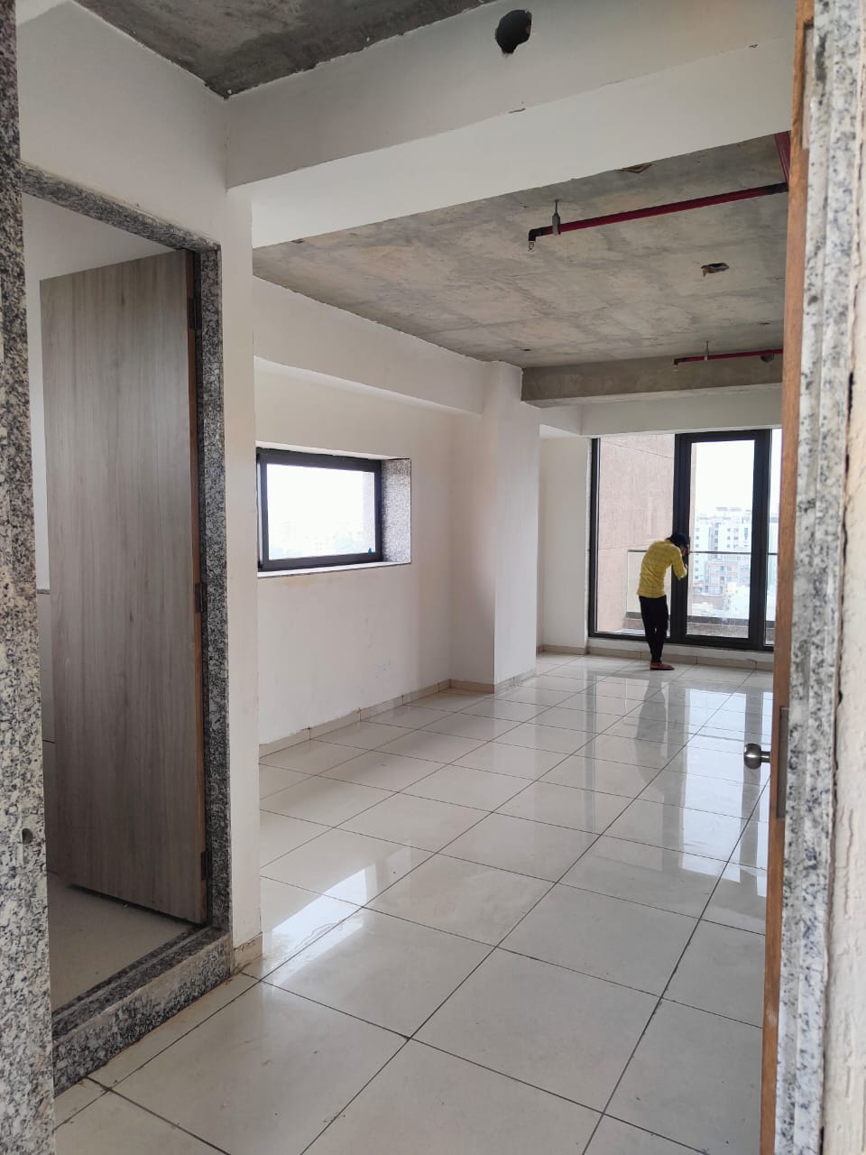 571 Sq. Feet Commercial Office for Rent in Satellite Ahmedabad - Media 2