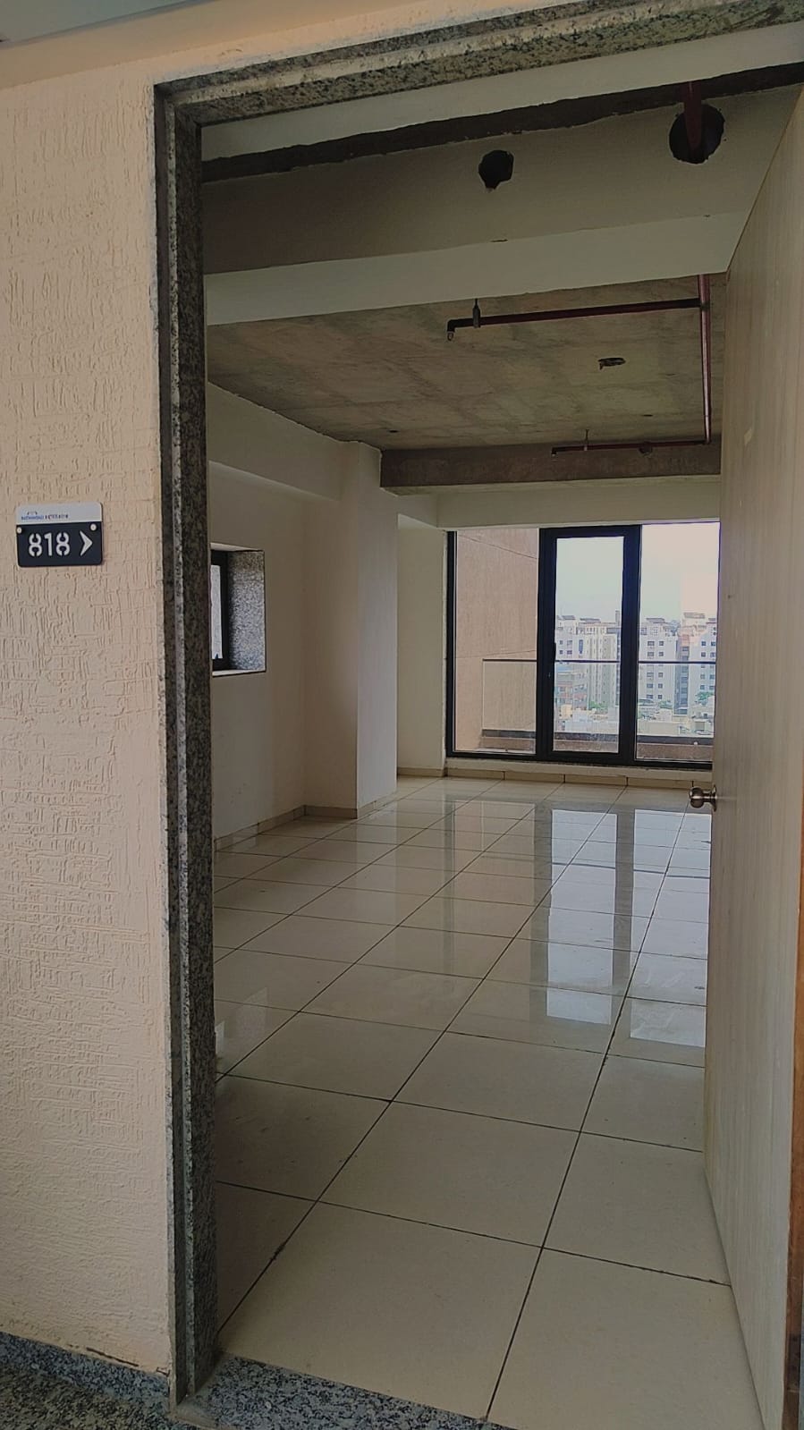 571 Sq. Feet Commercial Office for Rent in Satellite Ahmedabad - Media 3