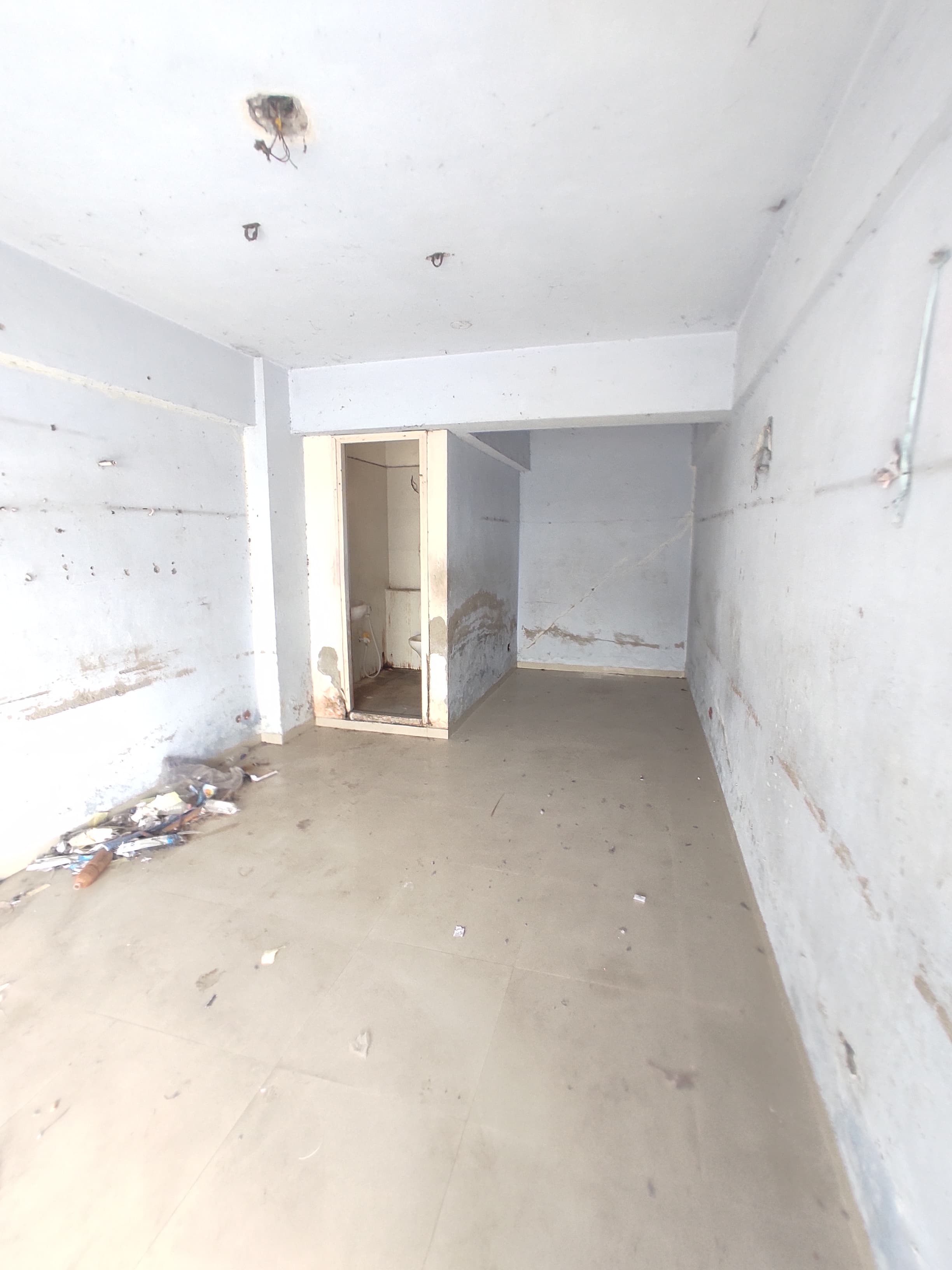 4F 460 Sq. Feet Commercial Shop for Sale in Shahibaug Ahmedabad - Media 6