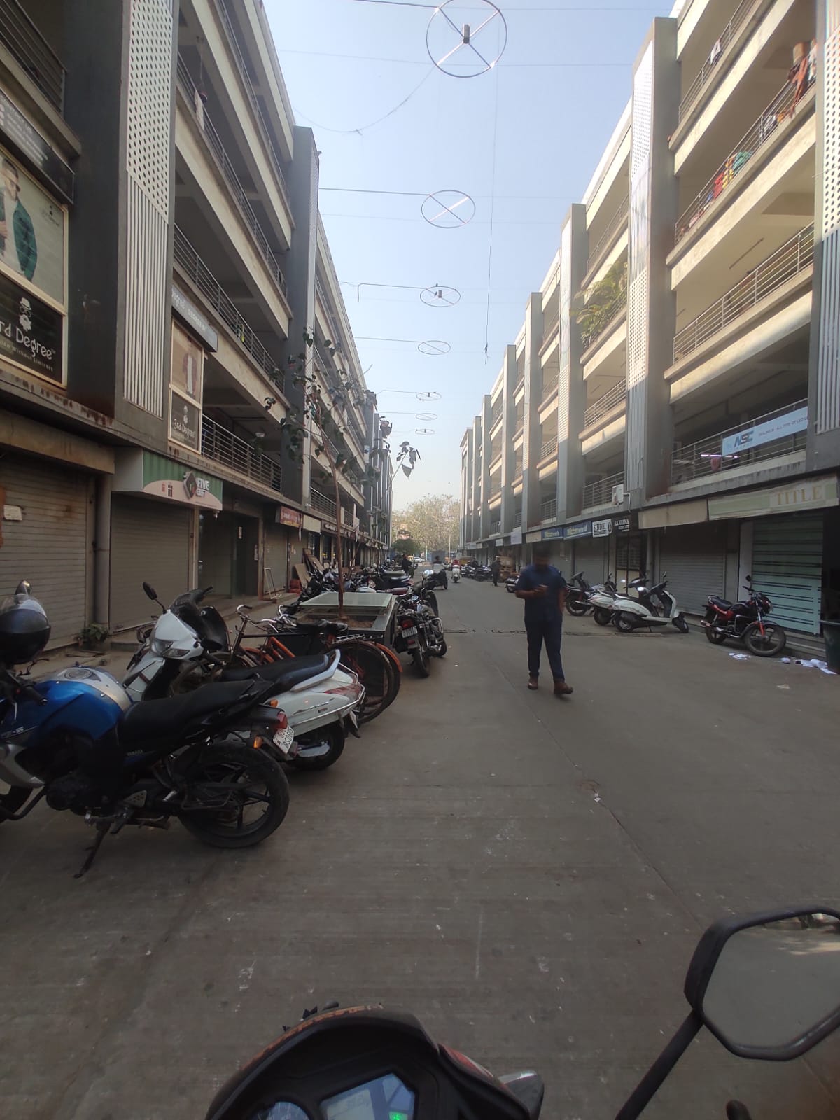 4F 460 Sq. Feet Commercial Shop for Sale in Shahibaug Ahmedabad - Media 2