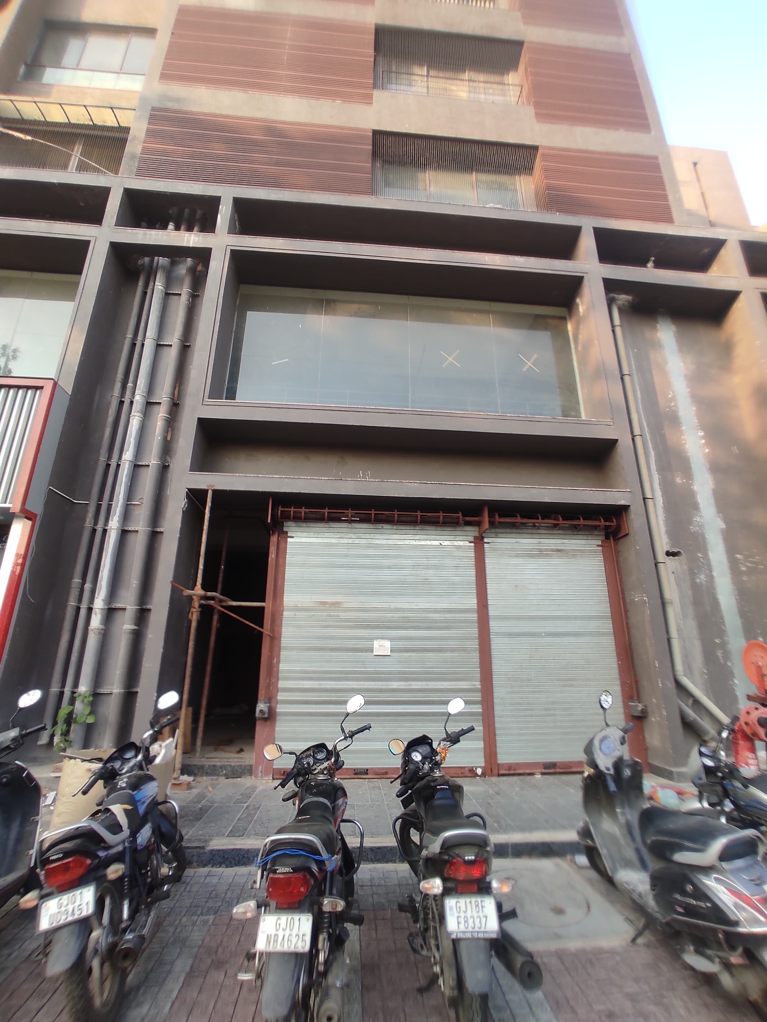 GF 4100 Sq. Feet Commercial Showroom for Rent in Shahibaug Ahmedabad - Media 9