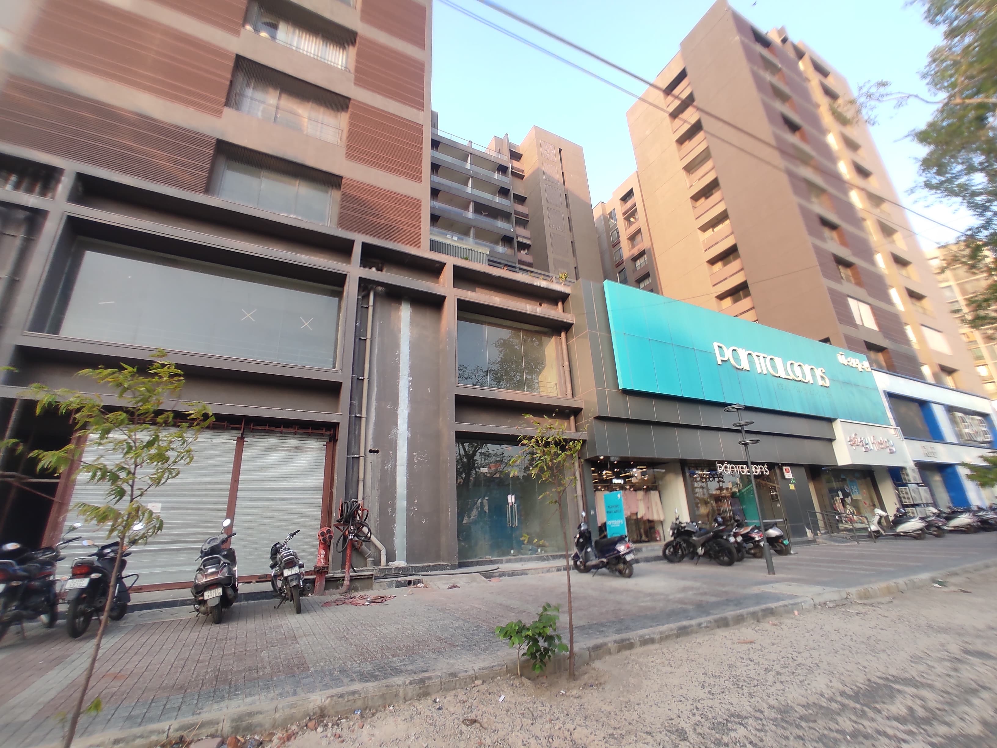 GF 4100 Sq. Feet Commercial Showroom for Rent in Shahibaug Ahmedabad - Media 7