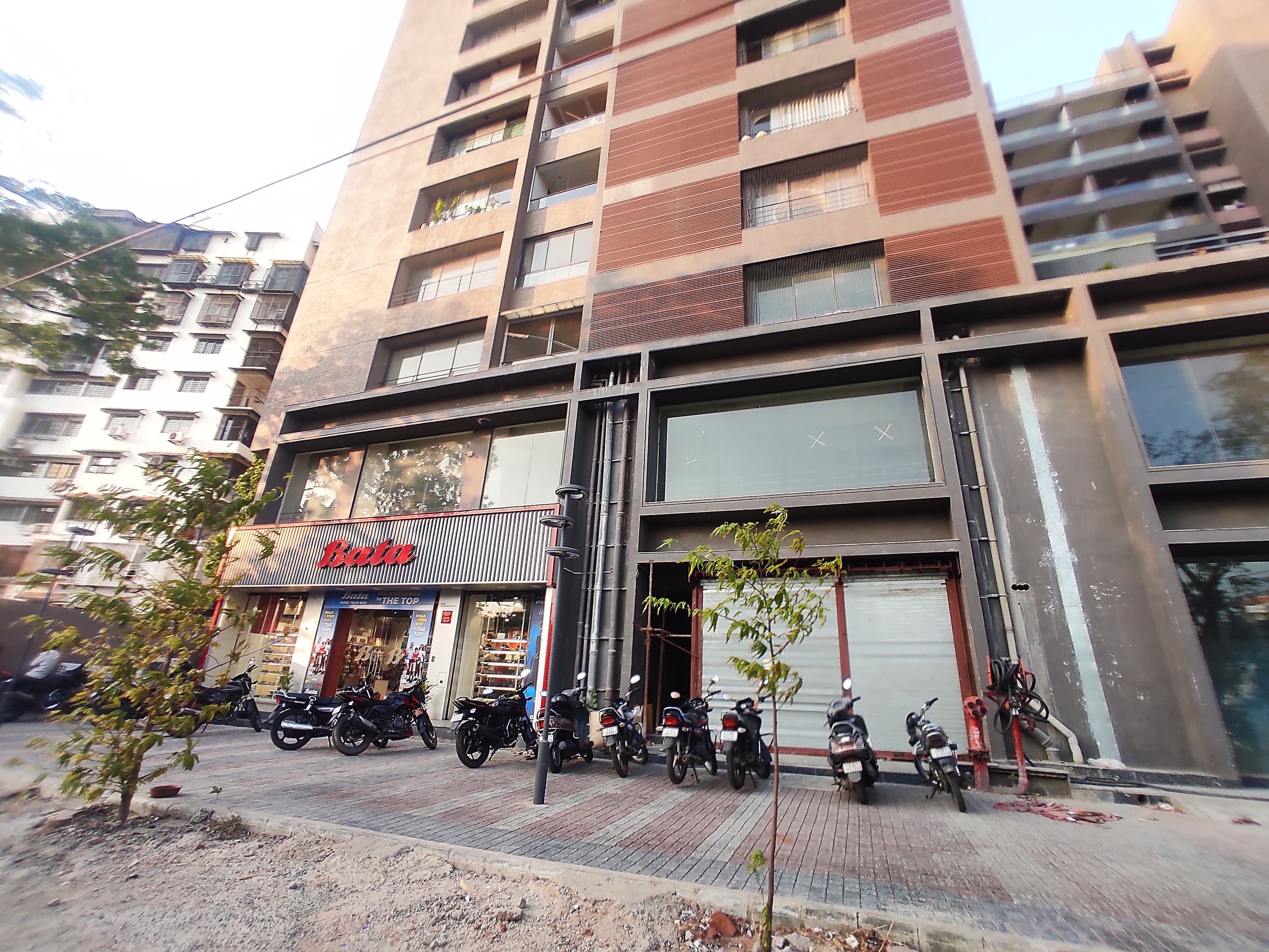 GF 4100 Sq. Feet Commercial Showroom for Rent in Shahibaug Ahmedabad