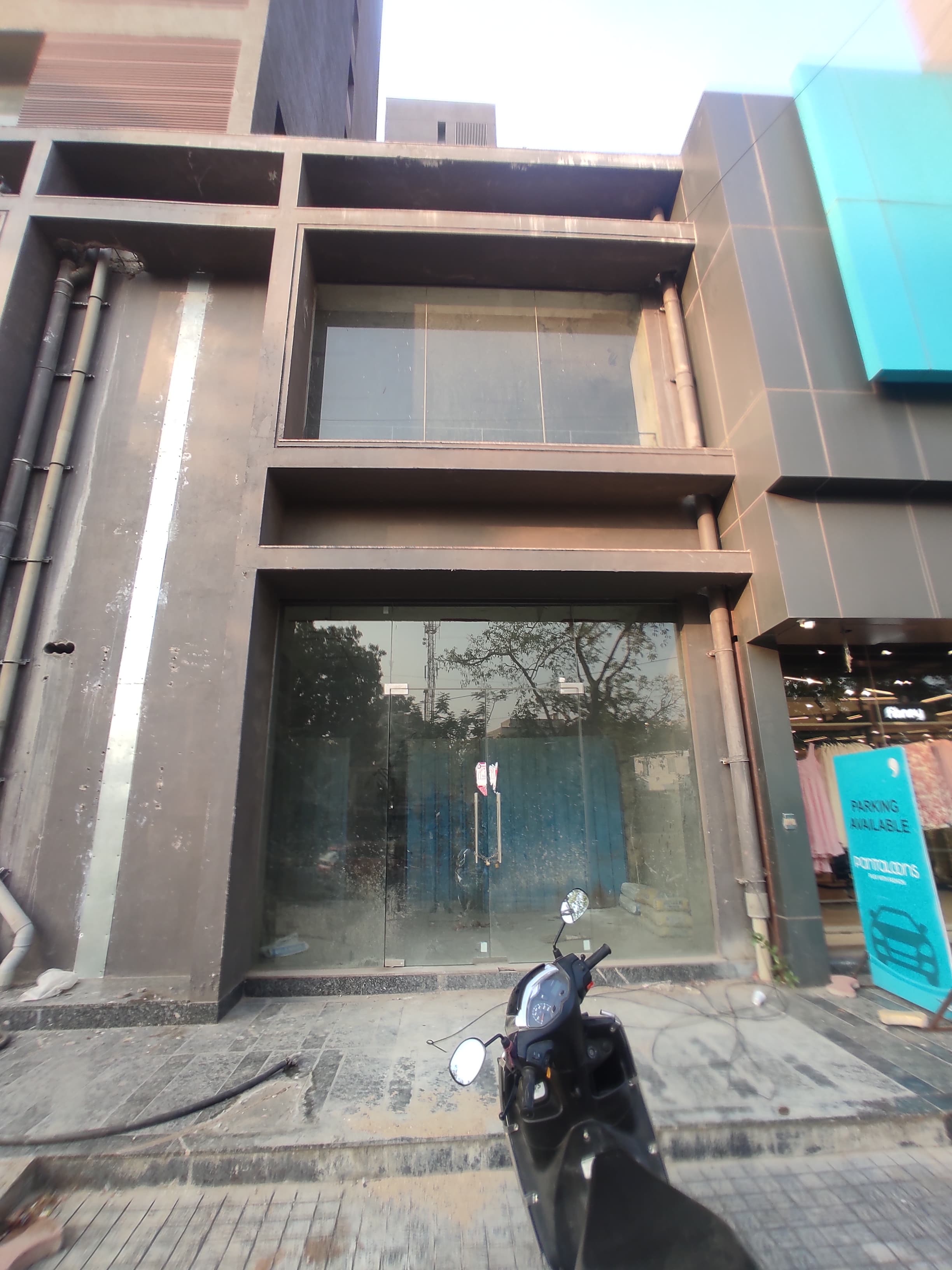 GF 4100 Sq. Feet Commercial Showroom for Rent in Shahibaug Ahmedabad - Media 8