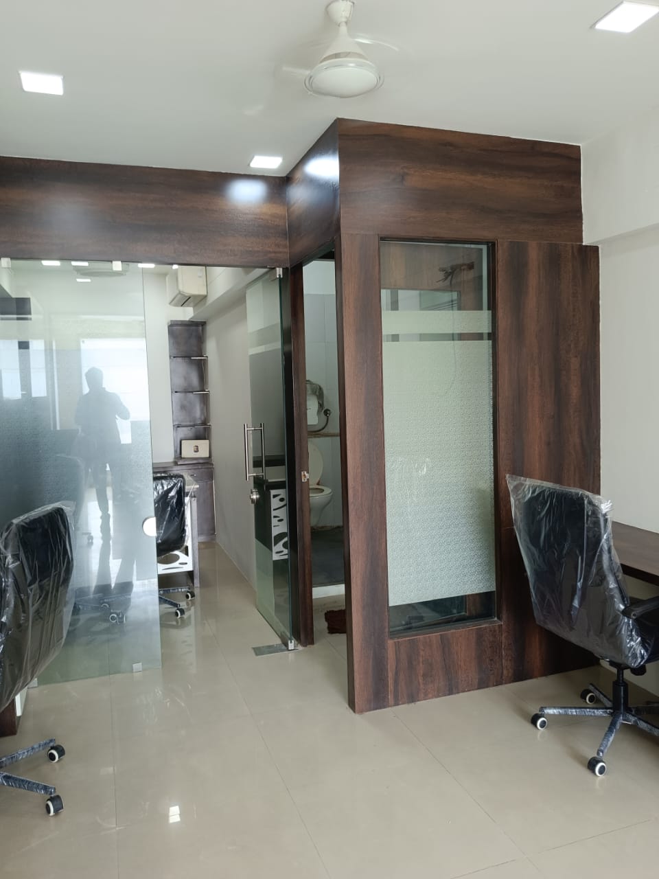 2F 640 Sq. Feet Commercial Showroom for Sale in Shahibaug Ahmedabad - Media 10