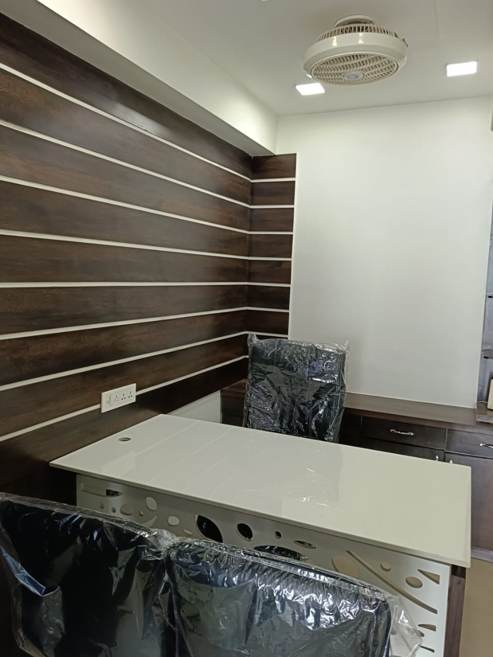 2F 640 Sq. Feet Commercial Showroom for Sale in Shahibaug Ahmedabad - Media 14