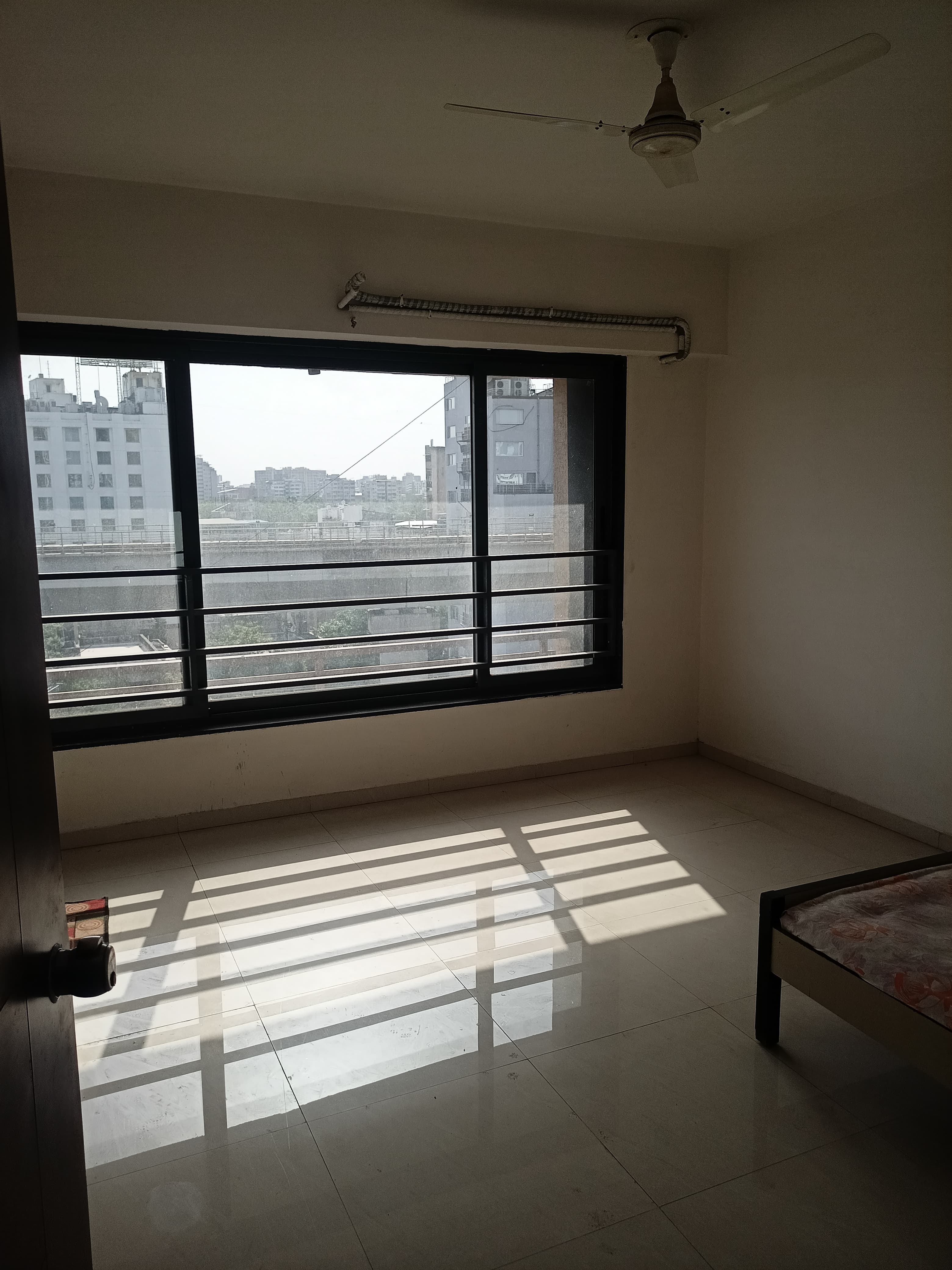 3 BHK 2400 Sq. Feet Residential Flat / Appartment for Sale in Ellisbridge Ahmedabad - Media 8