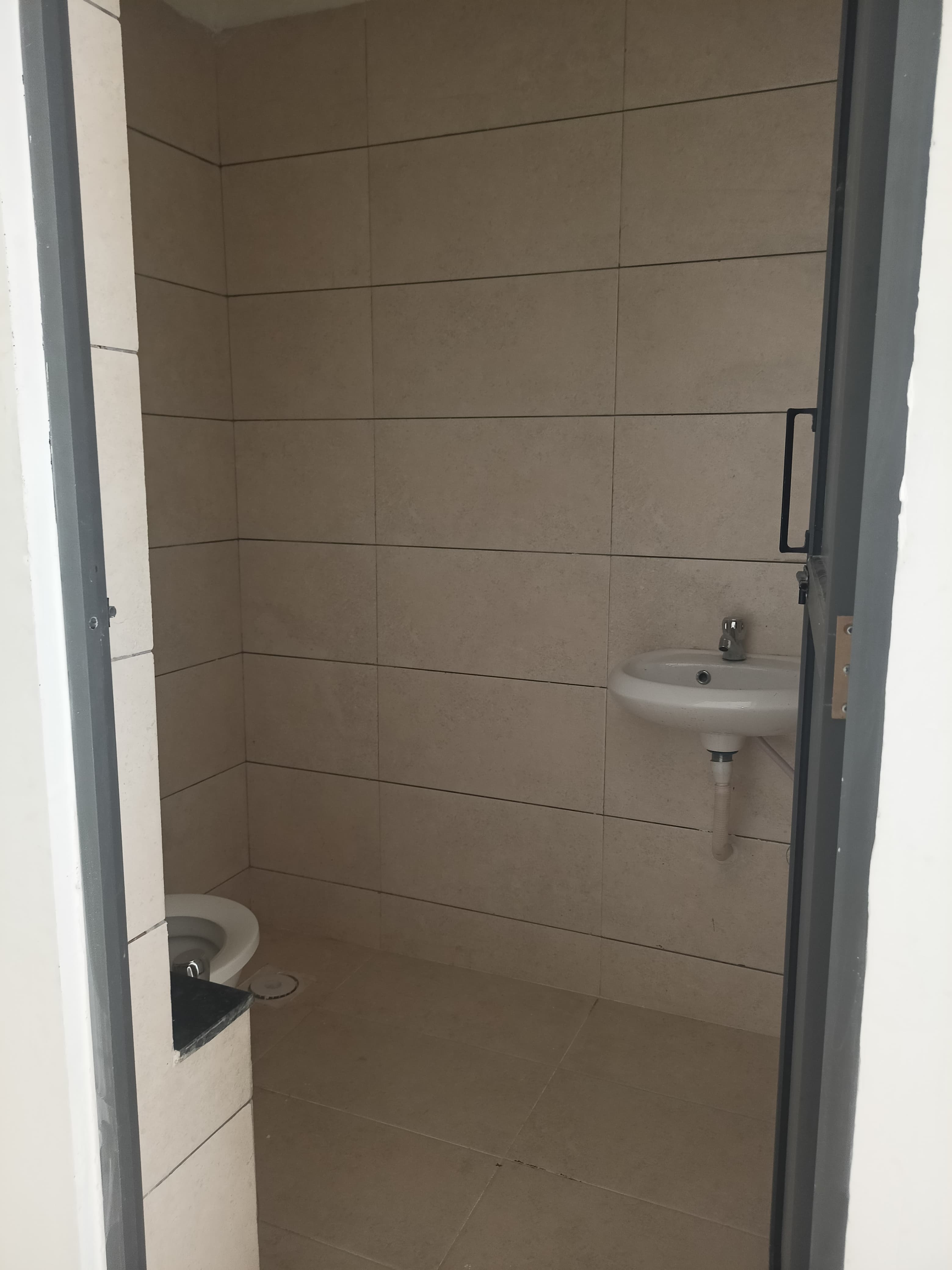 GF 717 Sq. Feet Commercial Shop for Rent in Vaishnodevi Ahmedabad - Media 10