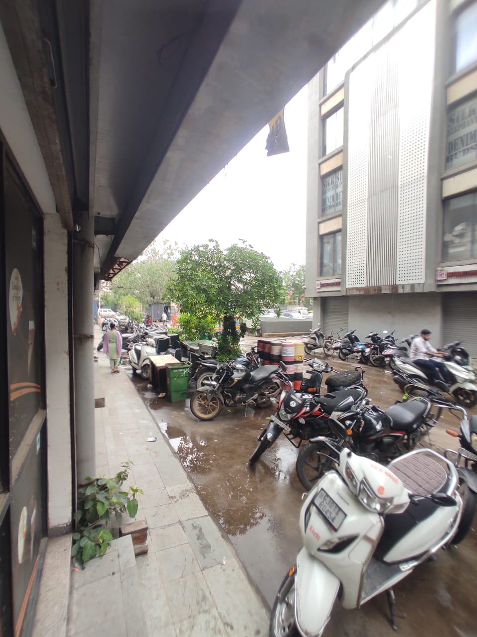 GF 610 Sq. Feet Commercial Showroom for Sale in Shahibaug Ahmedabad - Media 6