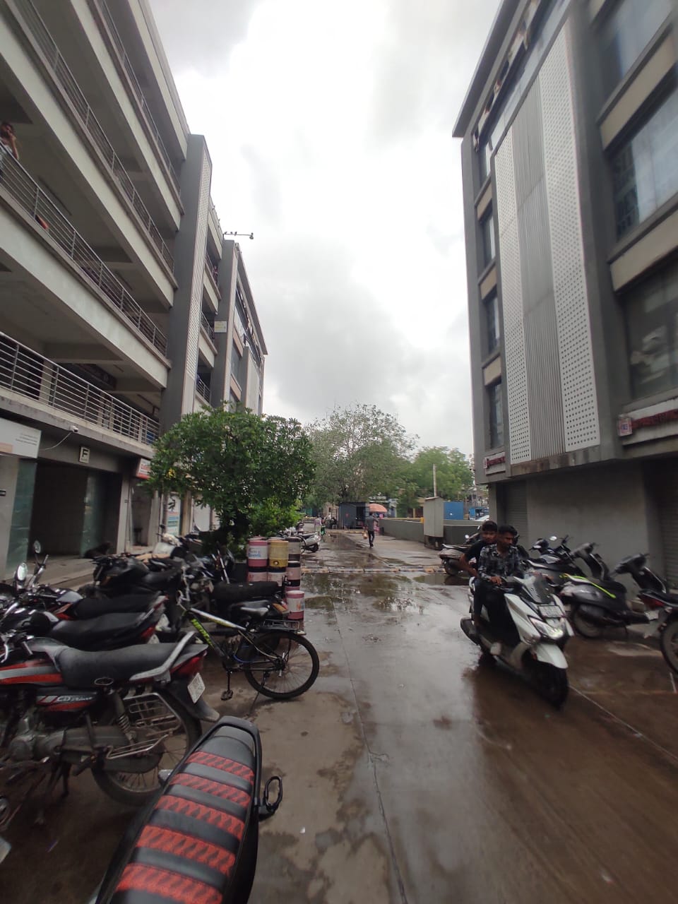 GF 610 Sq. Feet Commercial Showroom for Sale in Shahibaug Ahmedabad - Media 7
