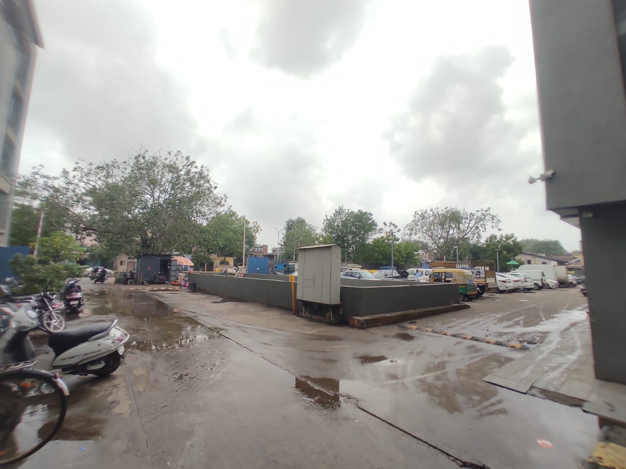 GF 610 Sq. Feet Commercial Shop for Sale in Shahibaug Ahmedabad - Media 2