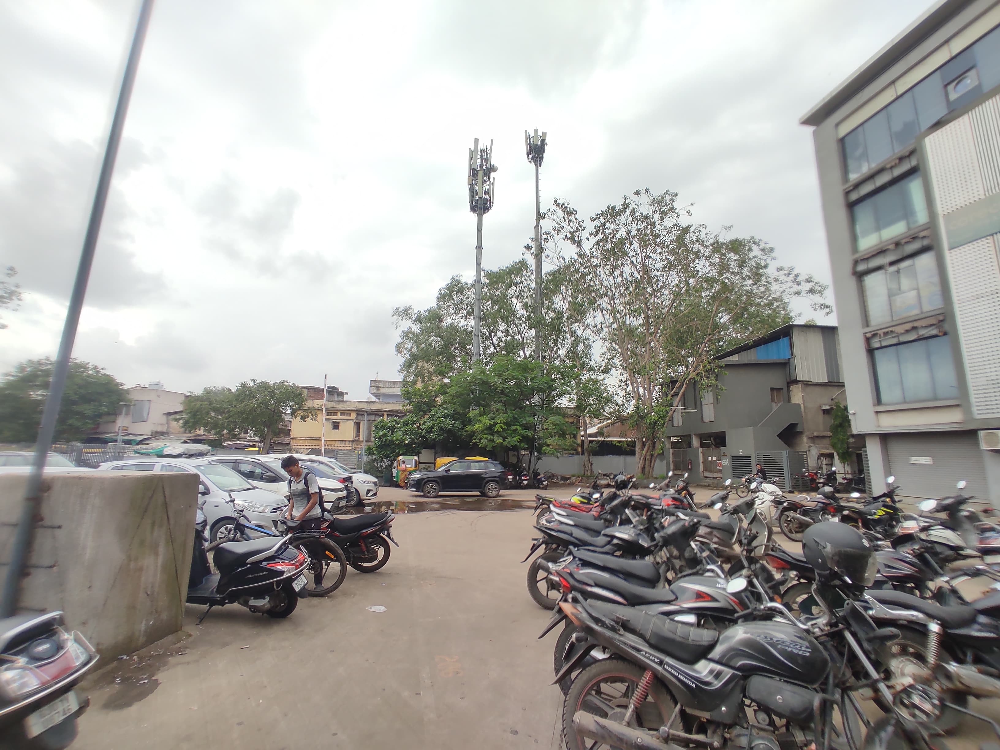 920 Sq. Feet Commercial Office for Sale in Shahibaug Ahmedabad - Media 9