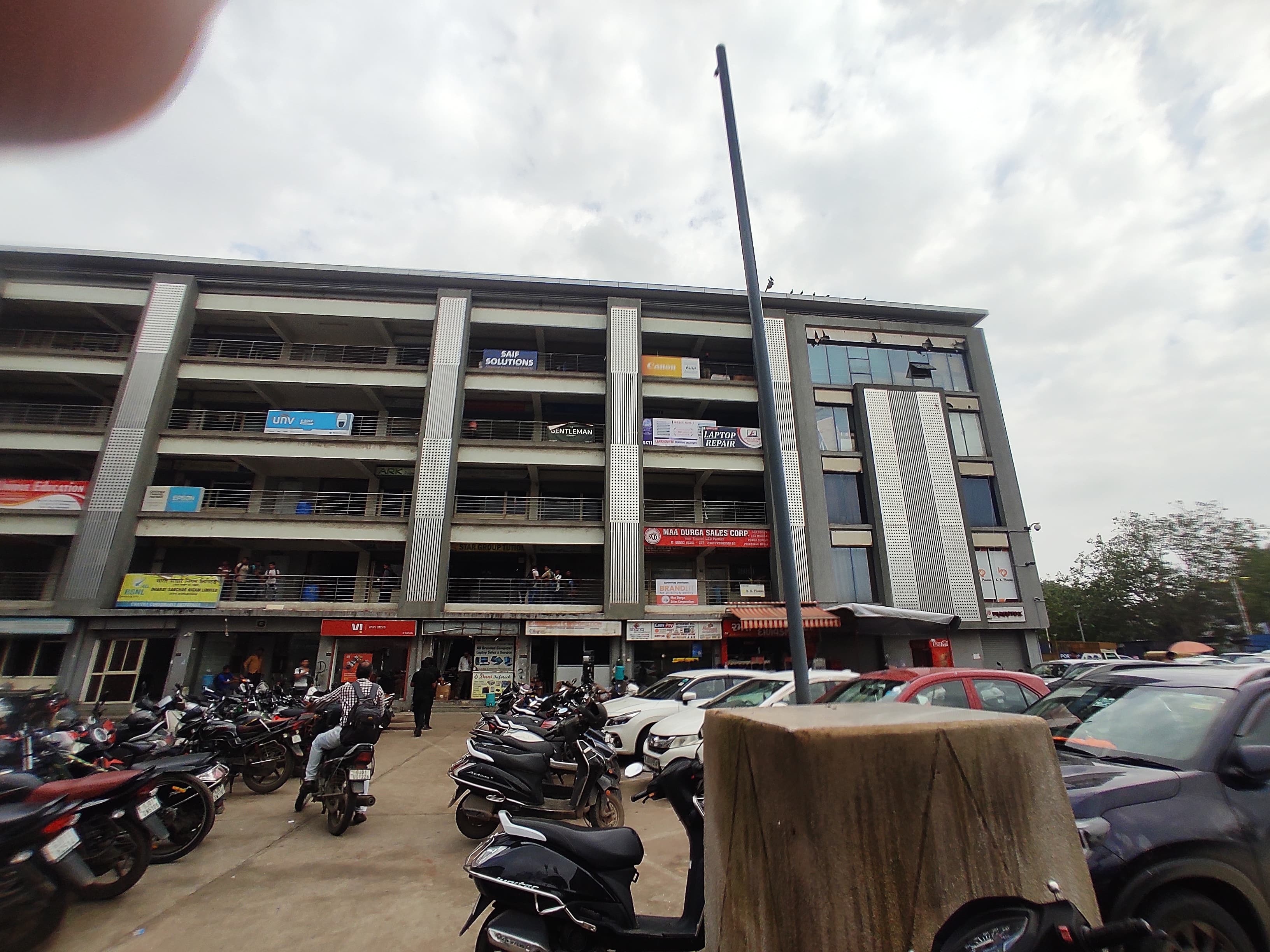 920 Sq. Feet Commercial Office for Sale in Shahibaug Ahmedabad - Media 4
