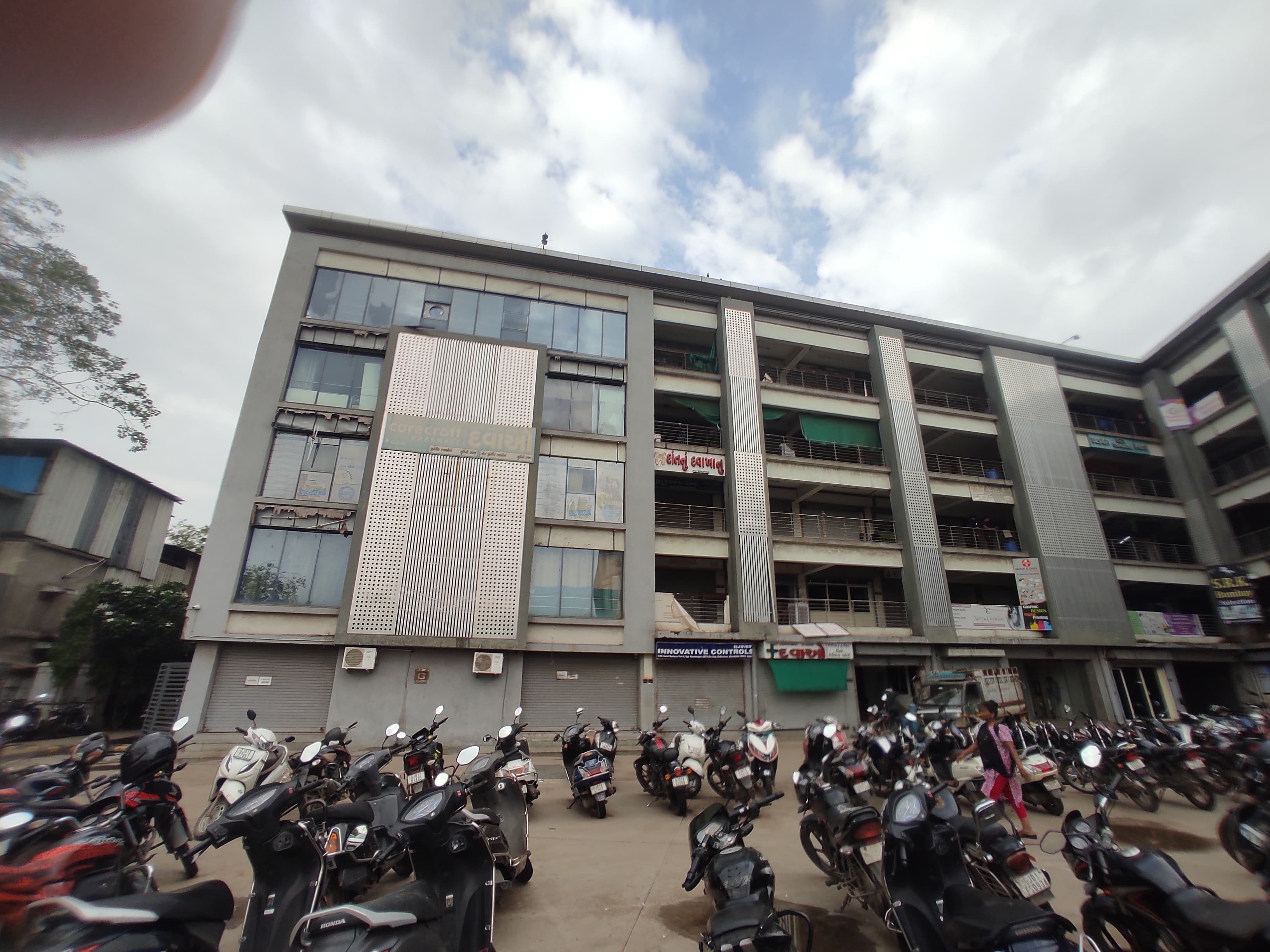 920 Sq. Feet Commercial Office for Sale in Shahibaug Ahmedabad - Media 2