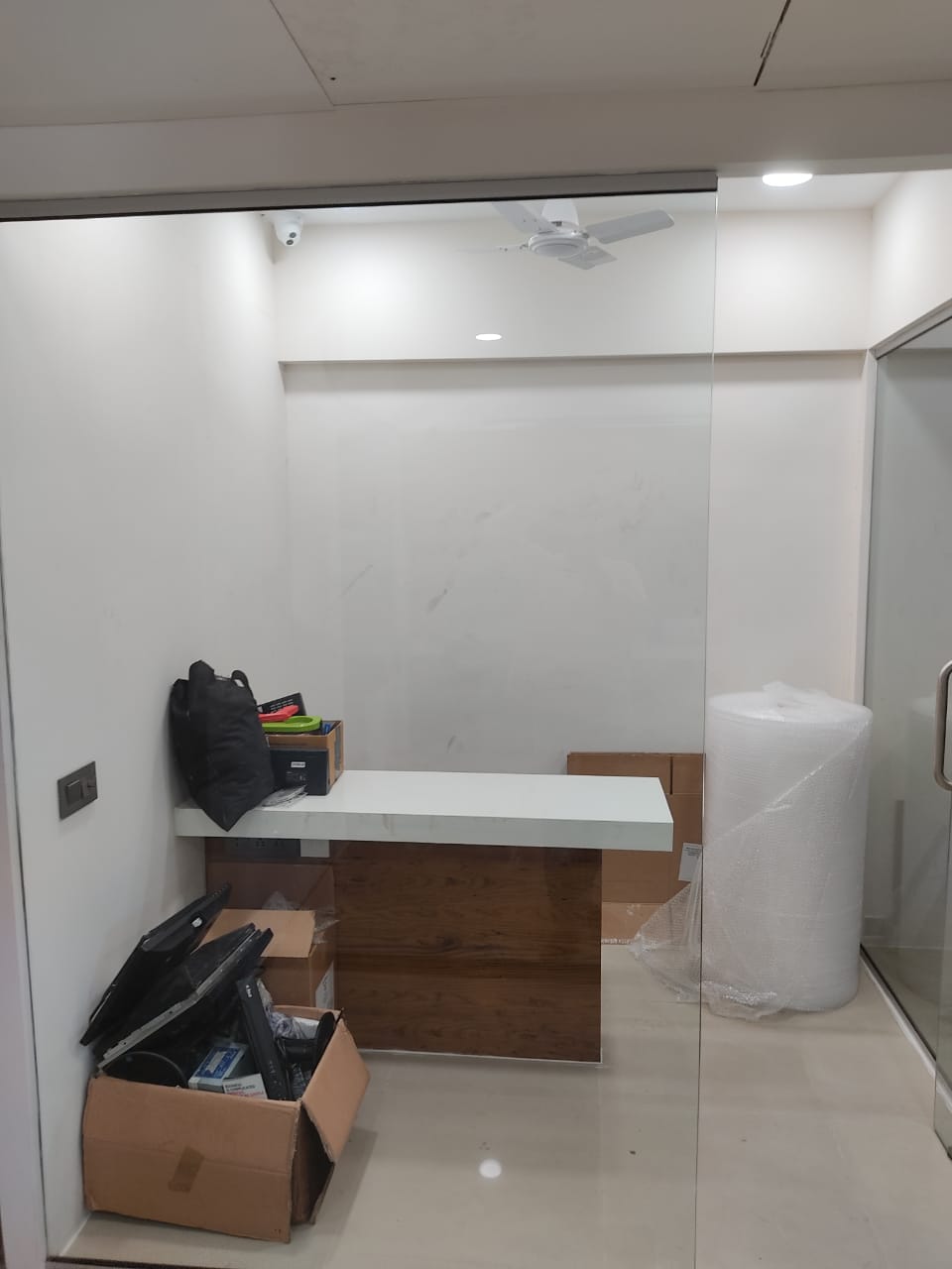 920 Sq. Feet Commercial Office for Rent in Shahibaug Ahmedabad - Media 6