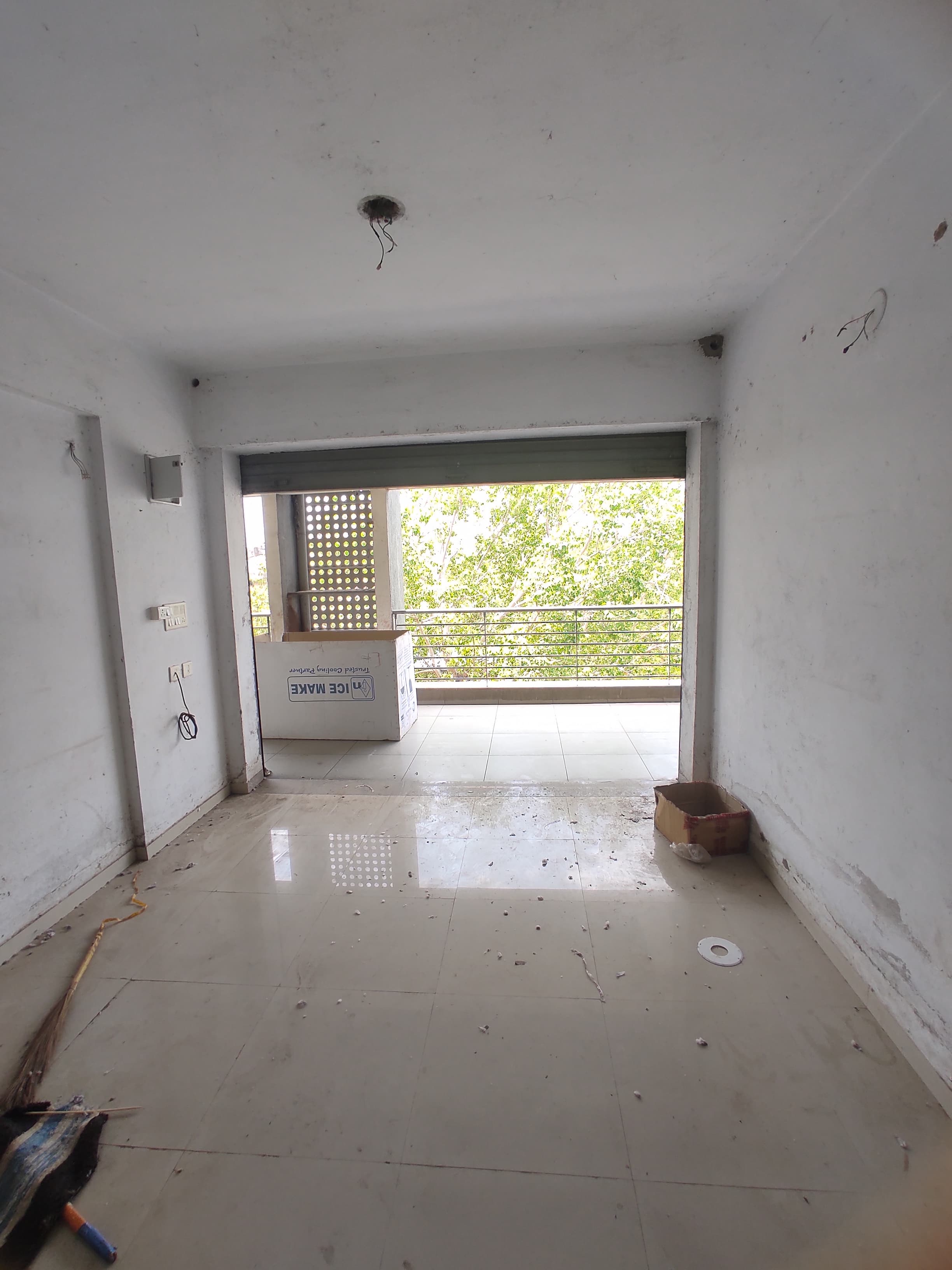 375 Sq. Feet Commercial Office for Rent in Shahibaug Ahmedabad - Media 2