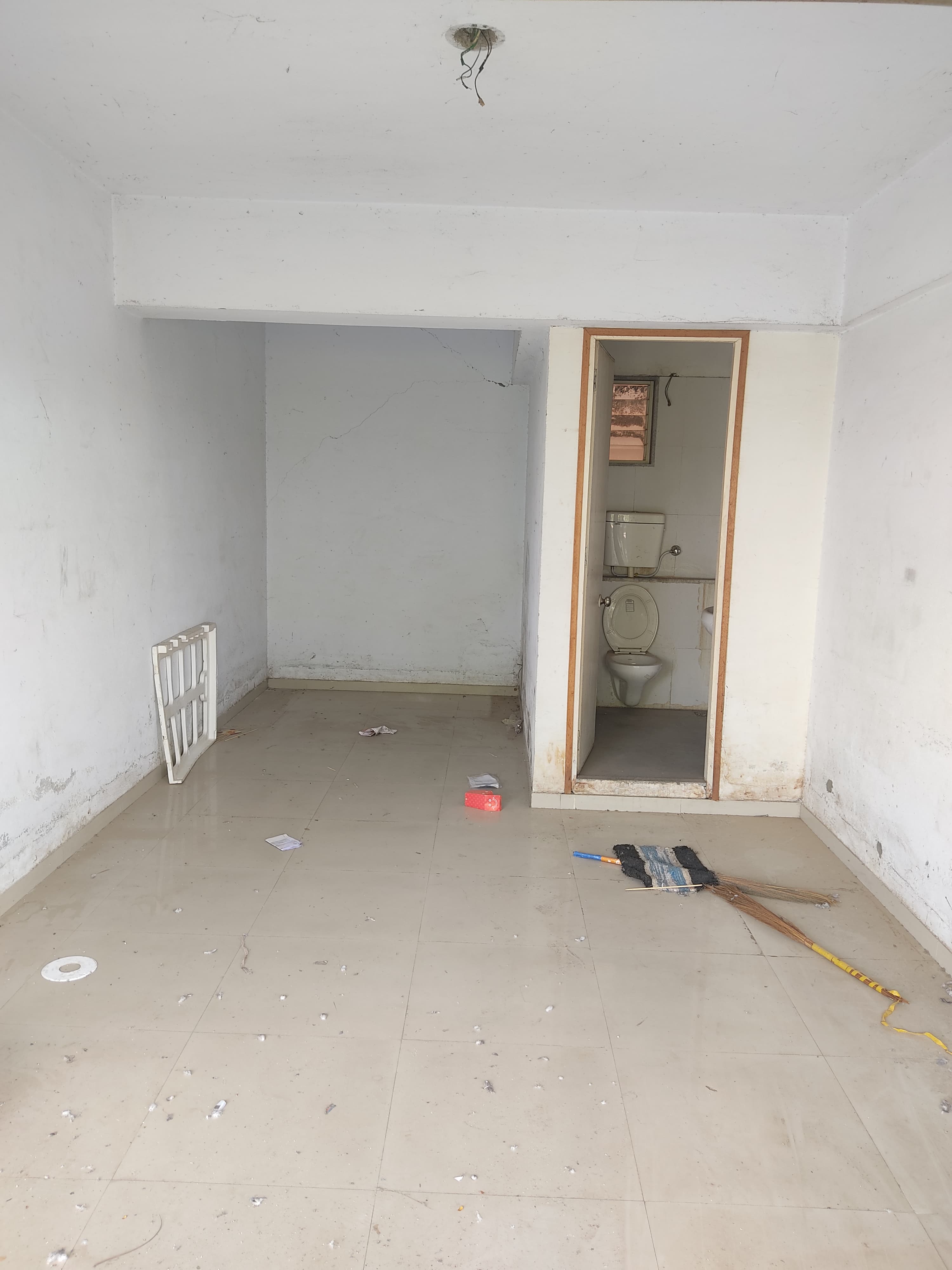 375 Sq. Feet Commercial Office for Rent in Shahibaug Ahmedabad - Media 4