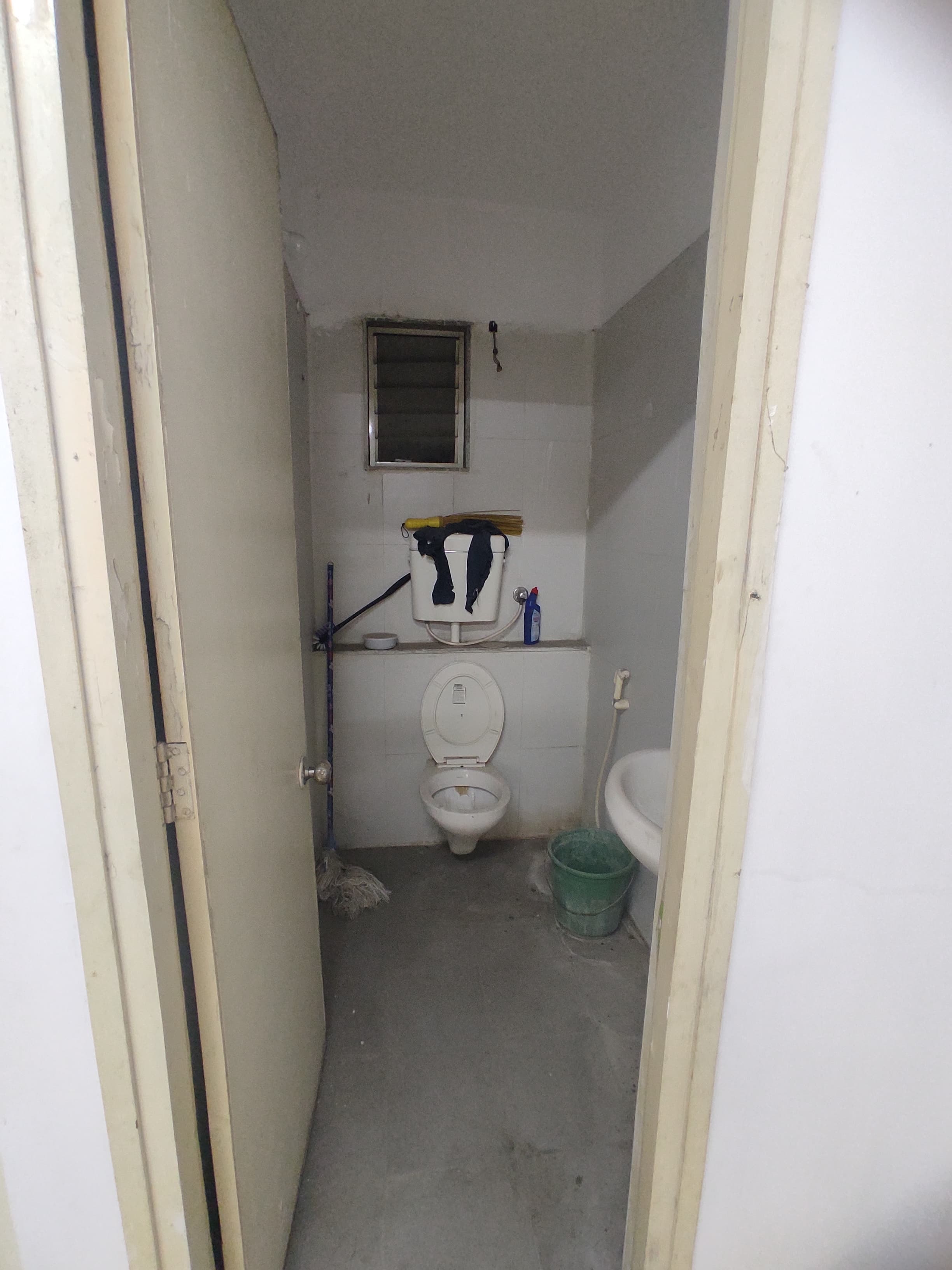 460 Sq. Feet Commercial Office for Rent in Shahibaug Ahmedabad - Media 4