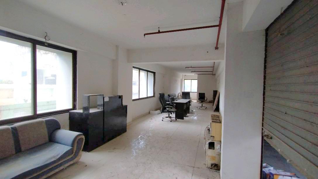 FF 1200 Sq. Feet Commercial Shop for Rent in Memnagar/gurukul Ahmedabad - Media 5
