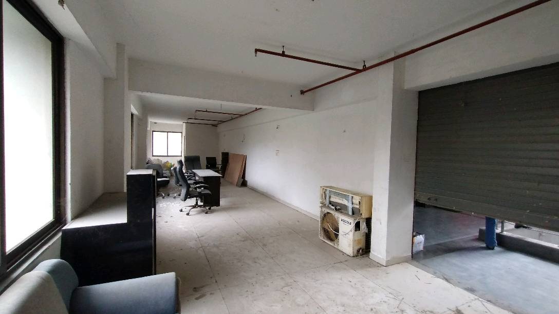 FF 1200 Sq. Feet Commercial Shop for Rent in Memnagar/gurukul Ahmedabad - Media 7