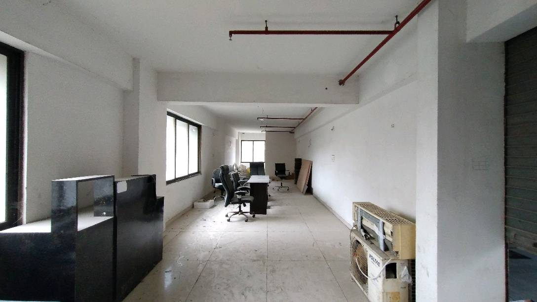 FF 1200 Sq. Feet Commercial Shop for Rent in Memnagar/gurukul Ahmedabad - Media 8