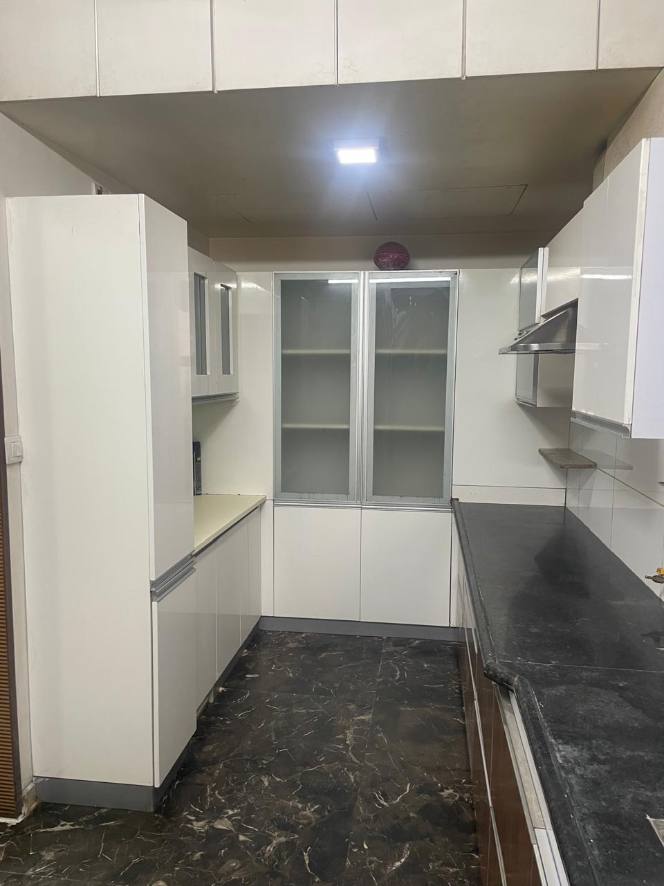 3 BHK 1800 Sq. Feet Residential Flat / Appartment for Rent in Bodakdev Ahmedabad - Media 5