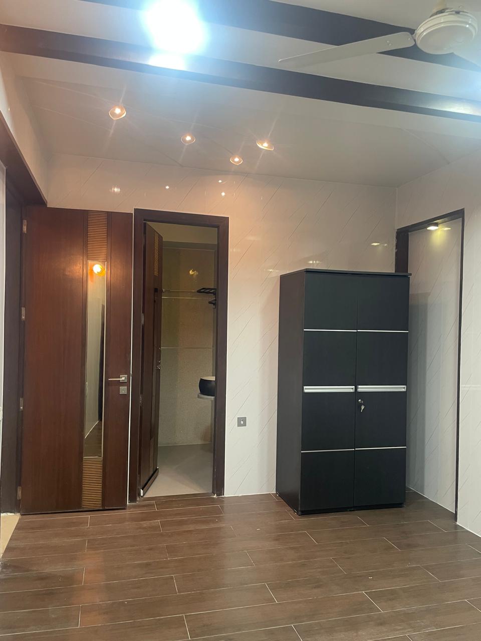 3 BHK 1800 Sq. Feet Residential Flat / Appartment for Rent in Bodakdev Ahmedabad - Media 8