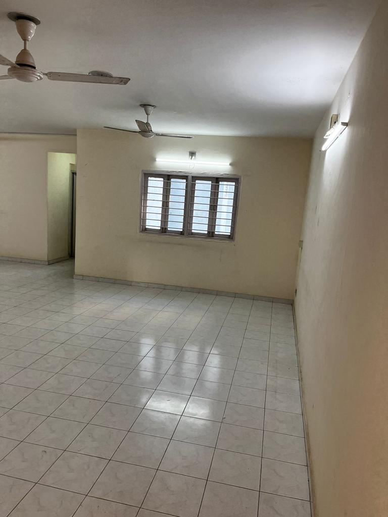 3 BHK 222 Sq. Yards Residential Flat / Appartment for Sale in Shahibaug Ahmedabad - Media 3