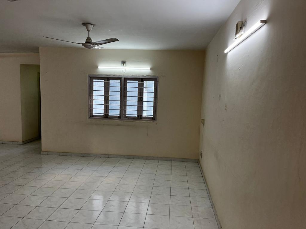 3 BHK 222 Sq. Yards Residential Flat / Appartment for Sale in Shahibaug Ahmedabad