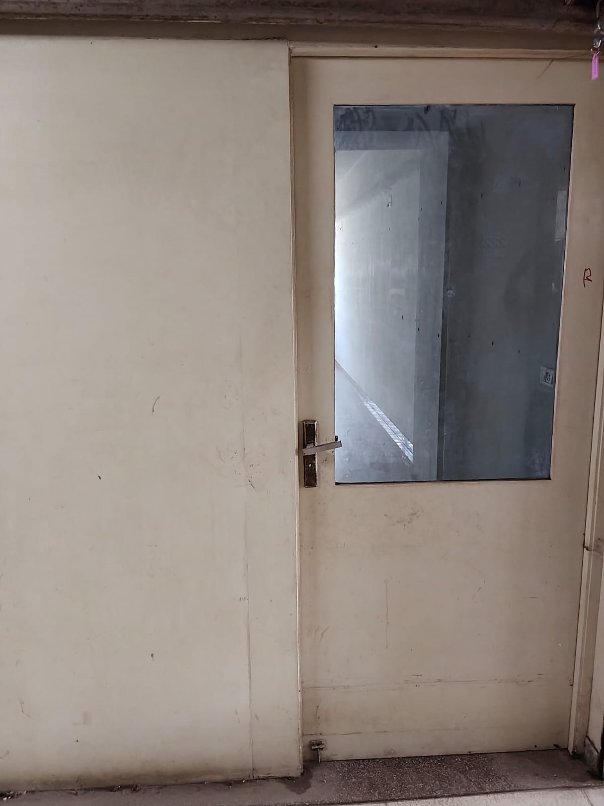 2F 543 Sq. Feet Commercial Shop for Rent in Shahibaug Ahmedabad - Media 2
