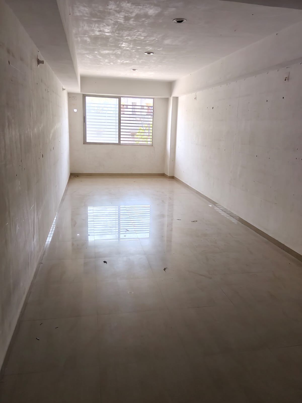 2F 543 Sq. Feet Commercial Shop for Sale in Shahibaug Ahmedabad