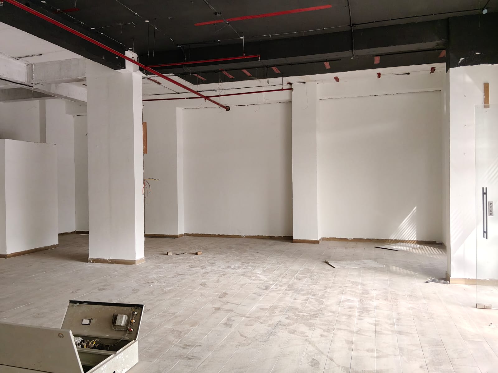 GF 2010 Sq. Feet Commercial Showroom for Rent in Shahibaug Ahmedabad - Media 11