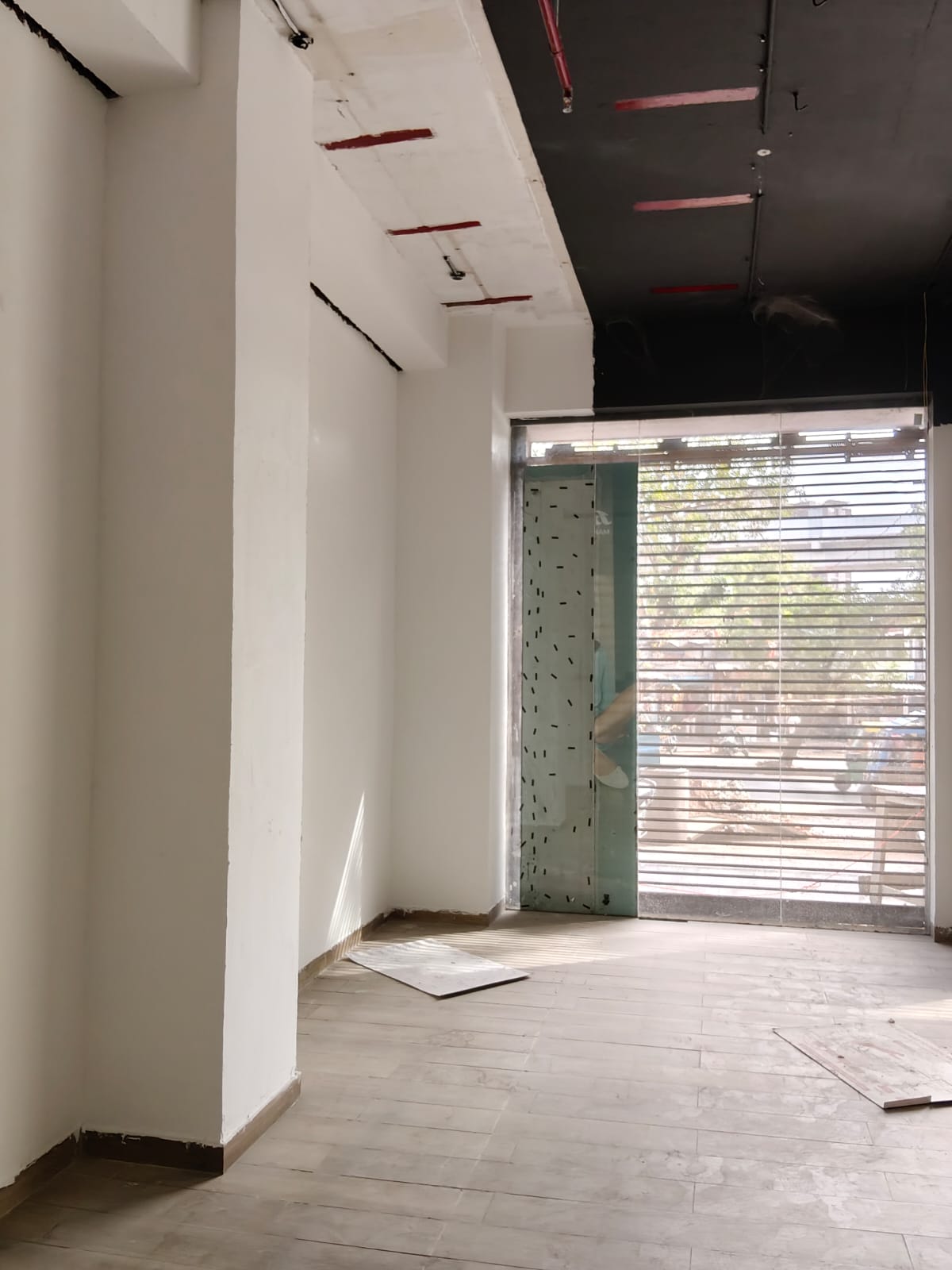 GF 2010 Sq. Feet Commercial Showroom for Rent in Shahibaug Ahmedabad - Media 8