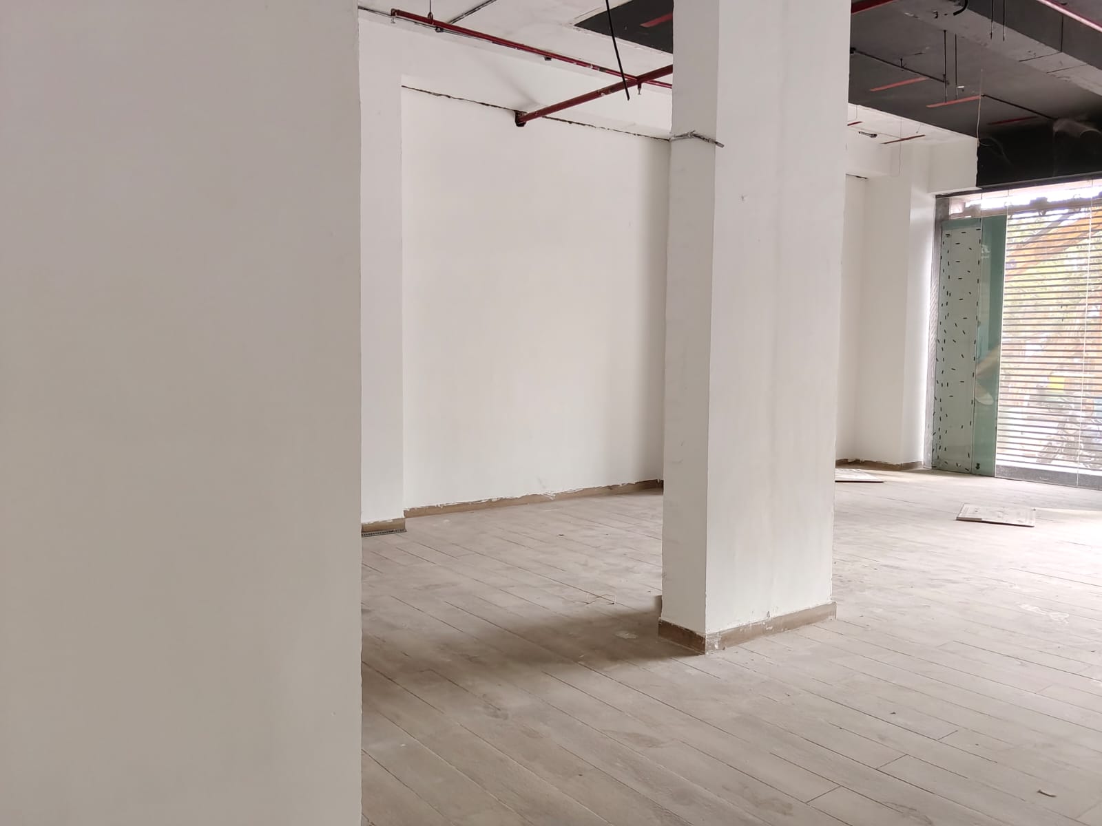 GF 2010 Sq. Feet Commercial Showroom for Rent in Shahibaug Ahmedabad - Media 6