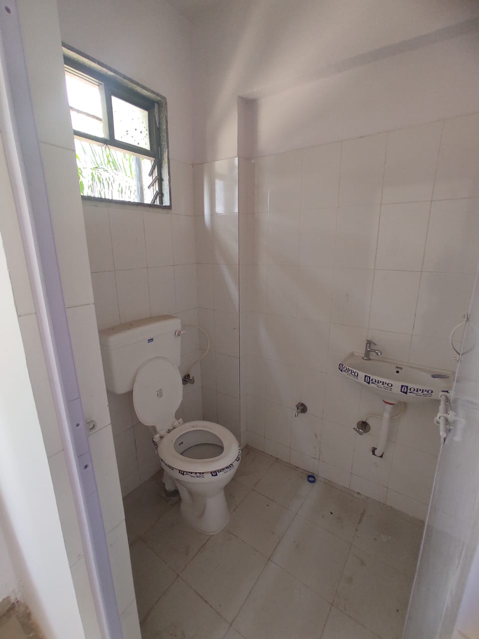 2F 669 Sq. Feet Commercial Pre-leased Offices for Sale in Shahibaug Ahmedabad - Media 6