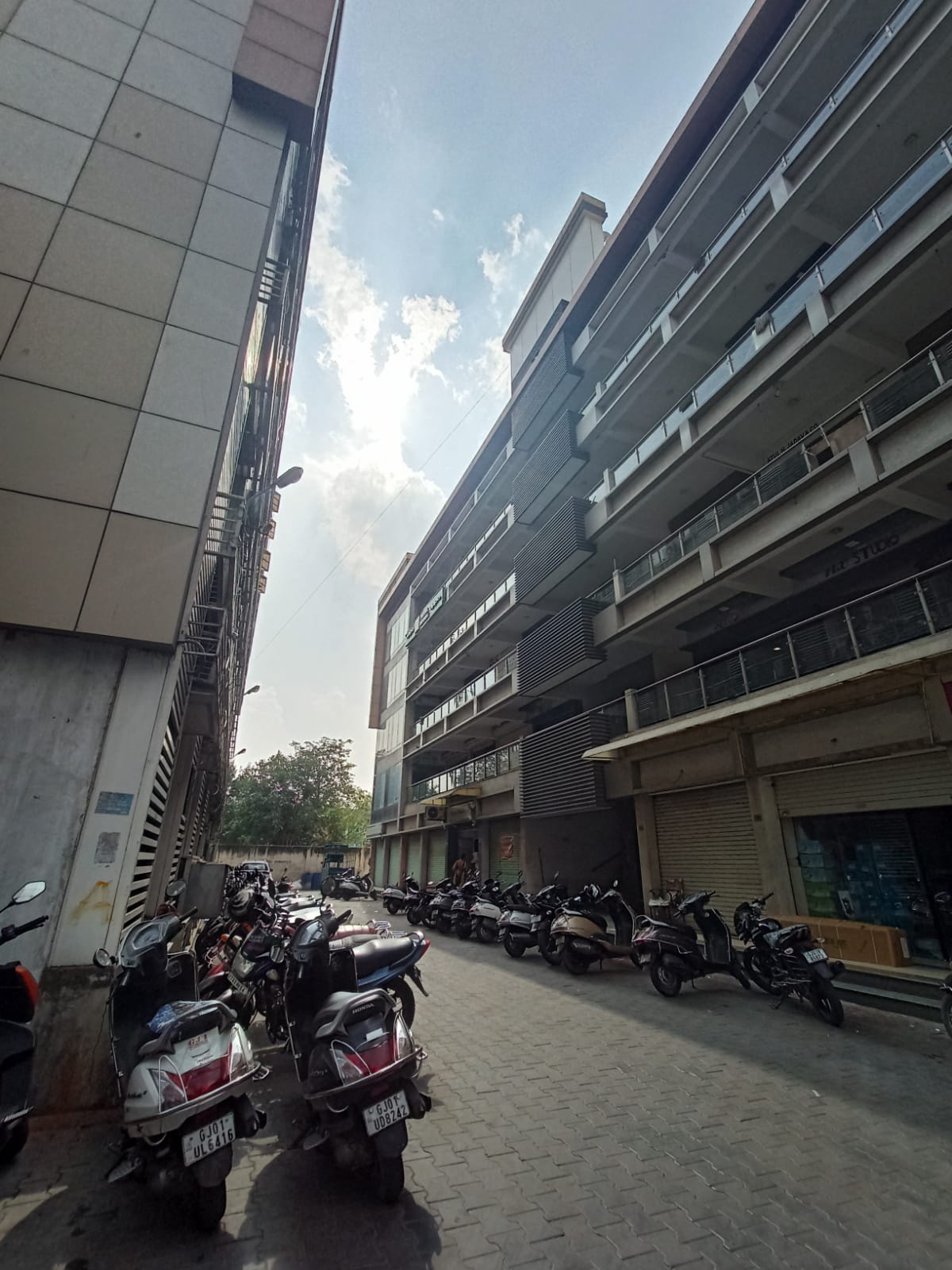2F 669 Sq. Feet Commercial Pre-leased Offices for Sale in Shahibaug Ahmedabad - Media 7