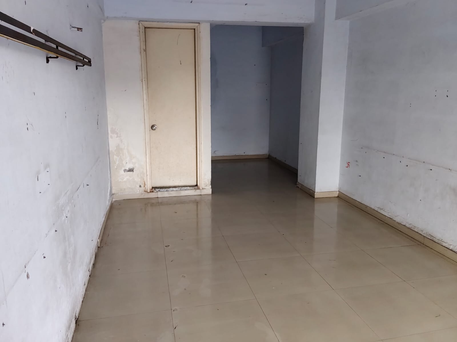 2F 456 Sq. Feet Commercial Office for Sale in Shahibaug Ahmedabad - Media 9